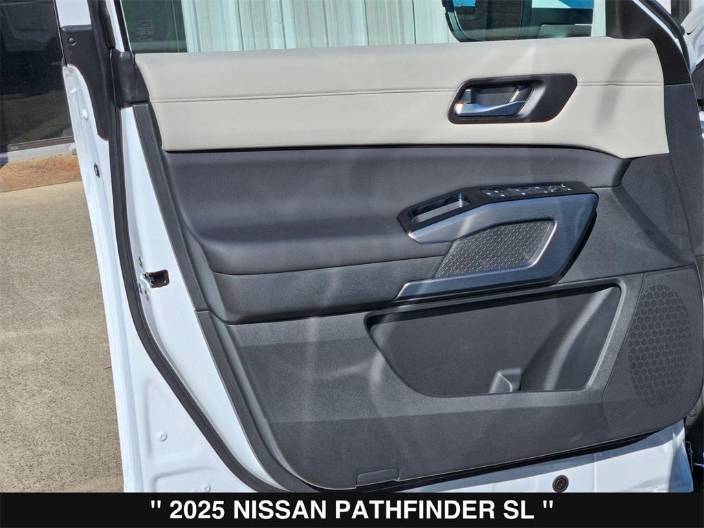 new 2025 Nissan Pathfinder car, priced at $36,595