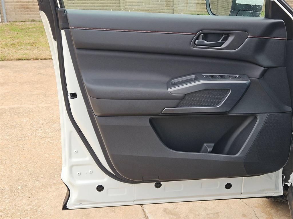 new 2025 Nissan Pathfinder car, priced at $39,045