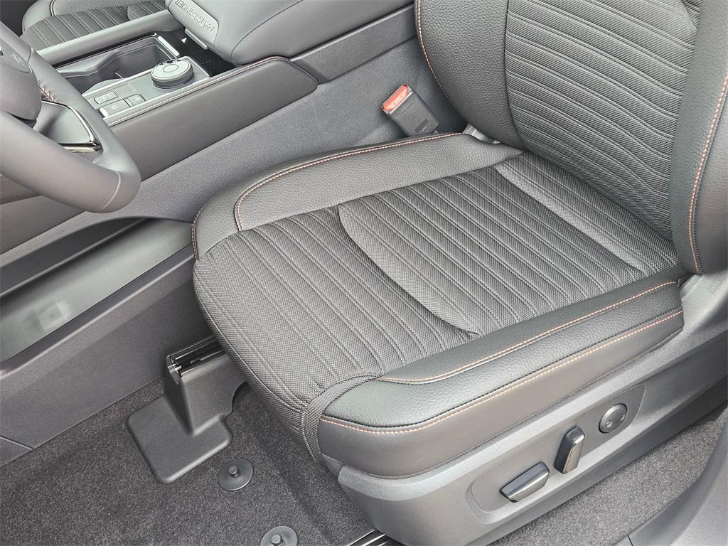 new 2025 Nissan Pathfinder car, priced at $39,045