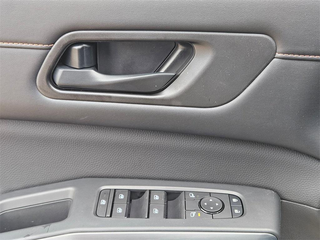 new 2025 Nissan Pathfinder car, priced at $39,045