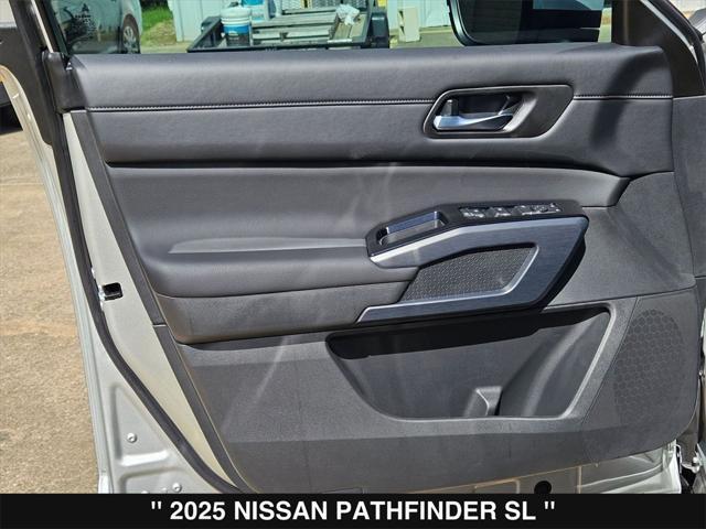new 2025 Nissan Pathfinder car, priced at $44,702