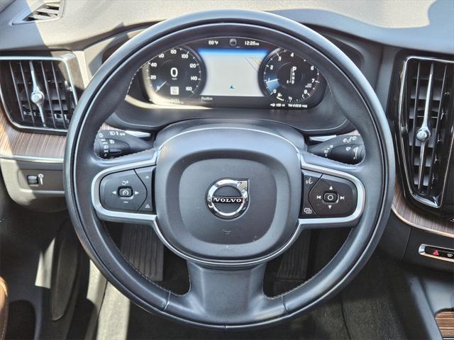 used 2021 Volvo XC60 car, priced at $27,495