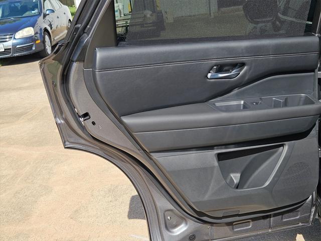 new 2025 Nissan Pathfinder car, priced at $44,702