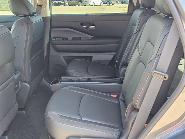 new 2025 Nissan Pathfinder car, priced at $44,702