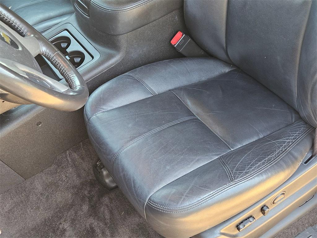 used 2014 Chevrolet Suburban car, priced at $14,125