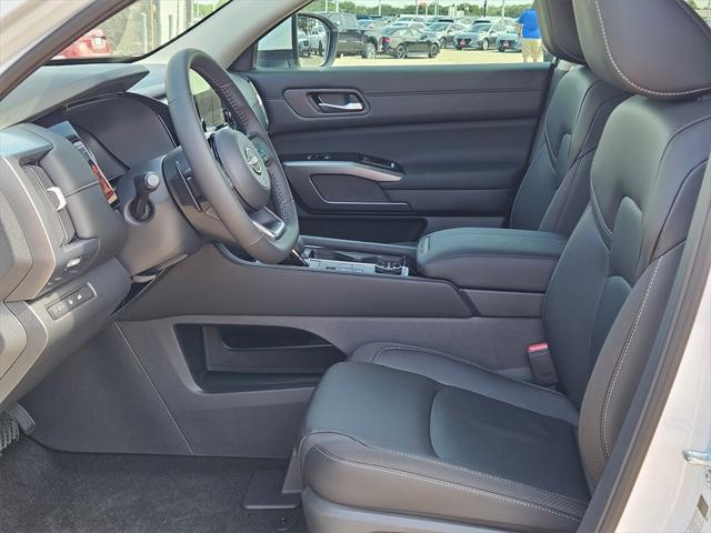 new 2025 Nissan Pathfinder car, priced at $44,194