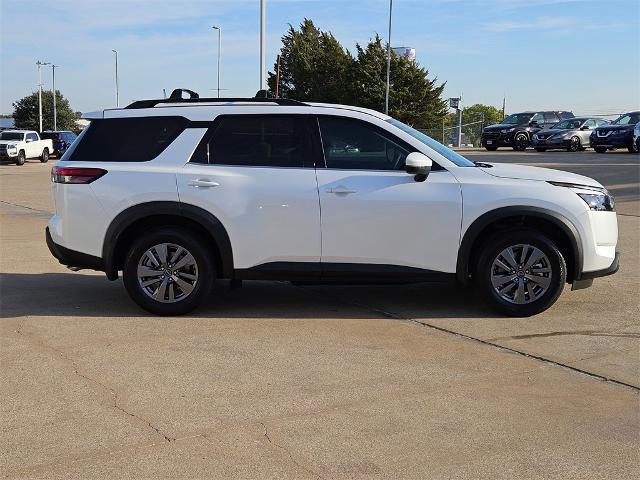 new 2025 Nissan Pathfinder car, priced at $38,552