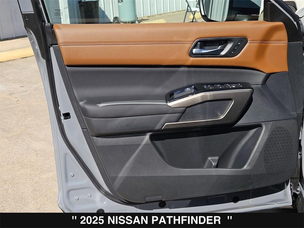 new 2025 Nissan Pathfinder car, priced at $44,256