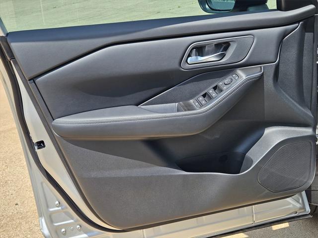 new 2025 Nissan Rogue car, priced at $32,176