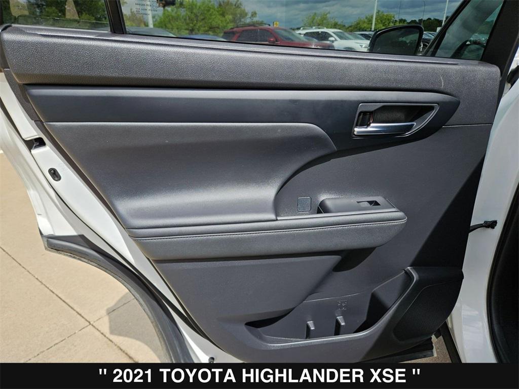 used 2021 Toyota Highlander car, priced at $33,966