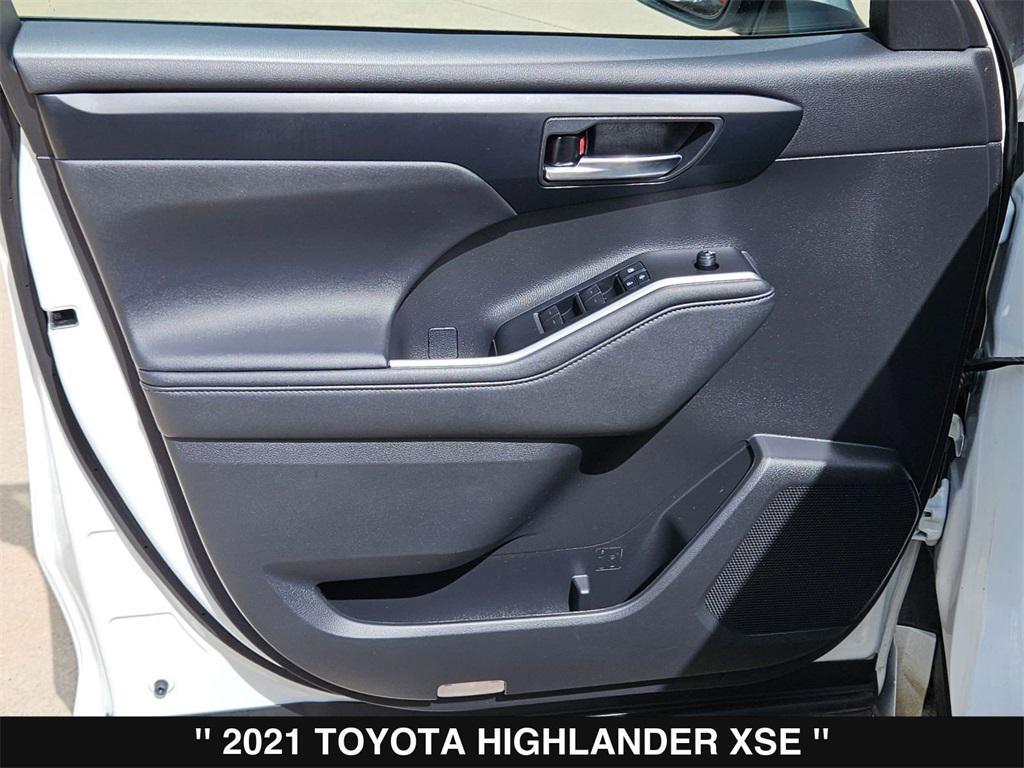 used 2021 Toyota Highlander car, priced at $33,966