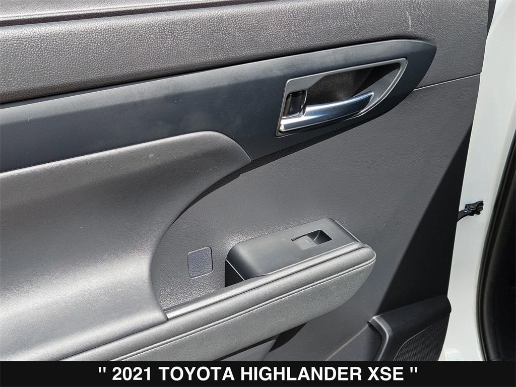 used 2021 Toyota Highlander car, priced at $33,966