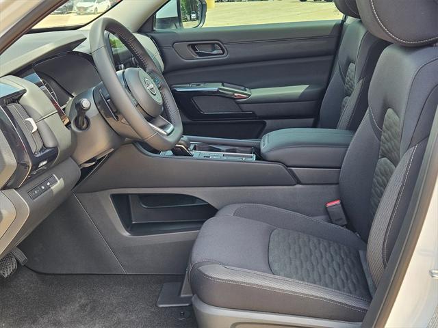 new 2025 Nissan Pathfinder car, priced at $39,776