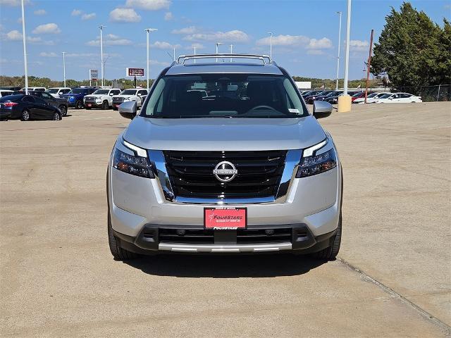 new 2025 Nissan Pathfinder car, priced at $43,821