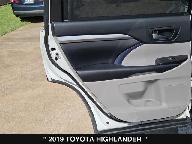 used 2019 Toyota Highlander car, priced at $26,985