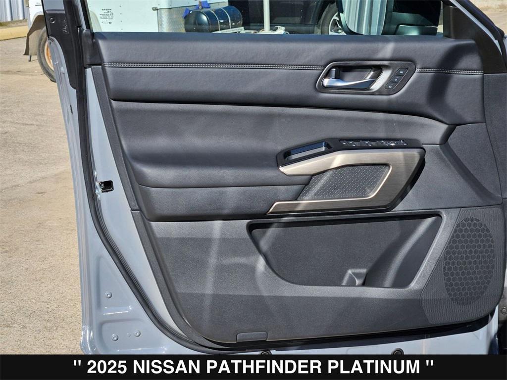 new 2025 Nissan Pathfinder car, priced at $45,424