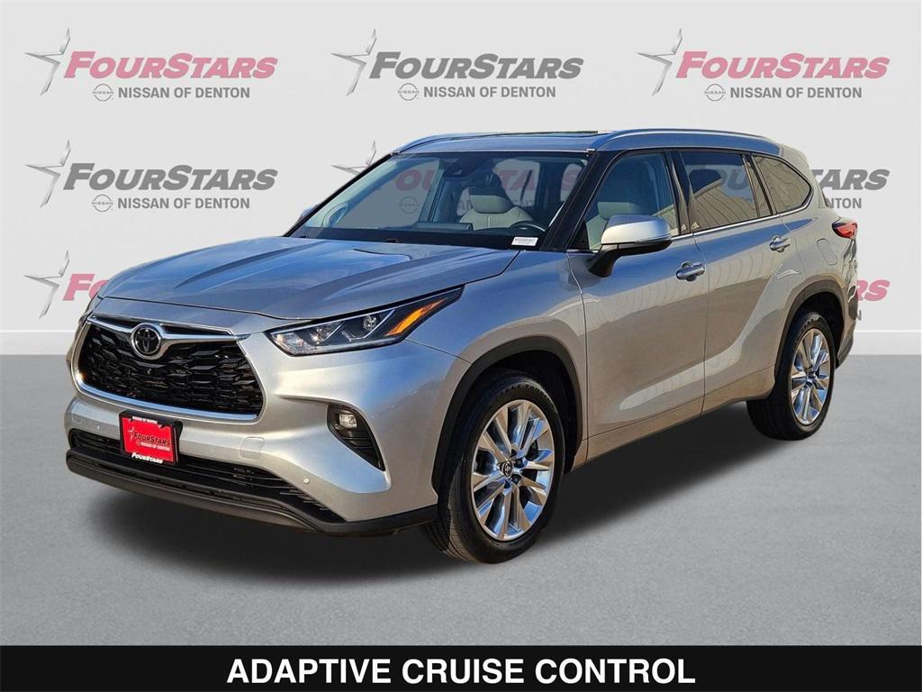 used 2021 Toyota Highlander car, priced at $28,494