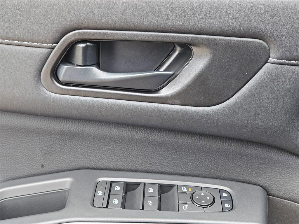 new 2025 Nissan Pathfinder car, priced at $34,461