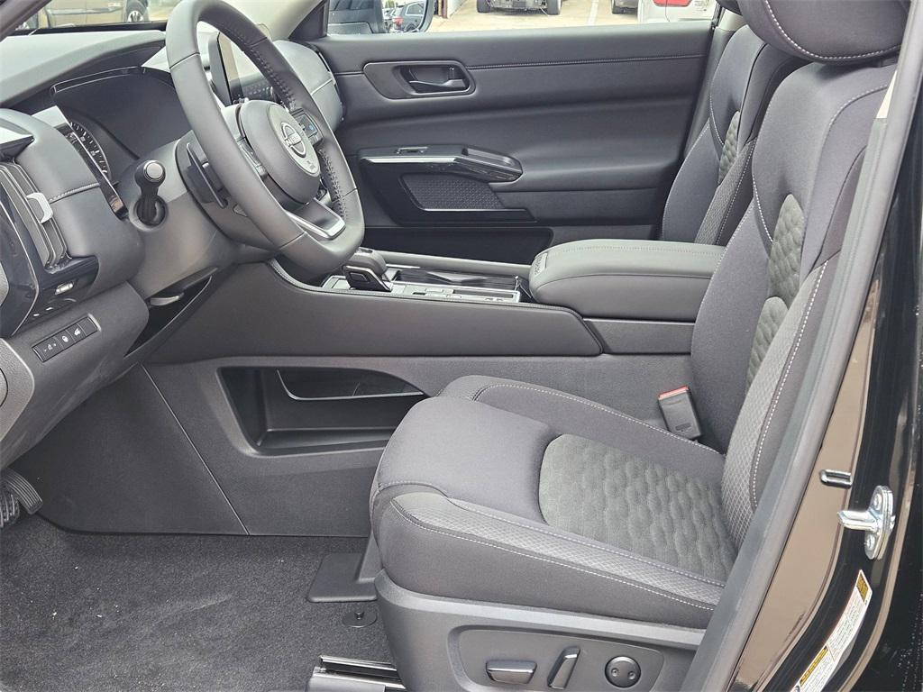 new 2025 Nissan Pathfinder car, priced at $34,461