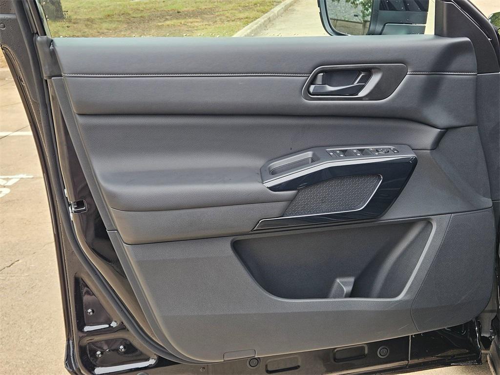 new 2025 Nissan Pathfinder car, priced at $34,461