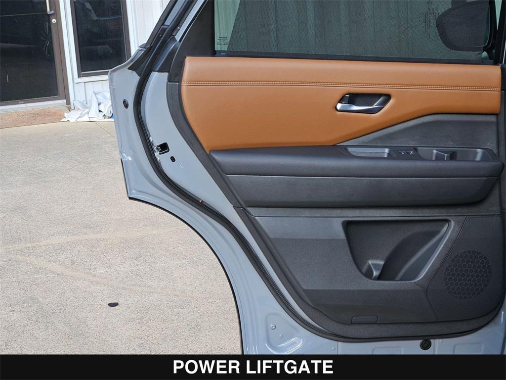 new 2025 Nissan Pathfinder car, priced at $44,171