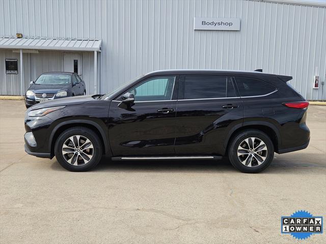 used 2022 Toyota Highlander car, priced at $32,995