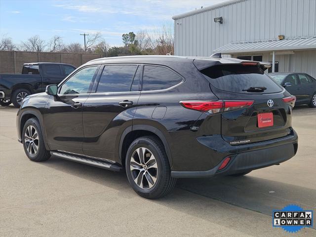 used 2022 Toyota Highlander car, priced at $32,995