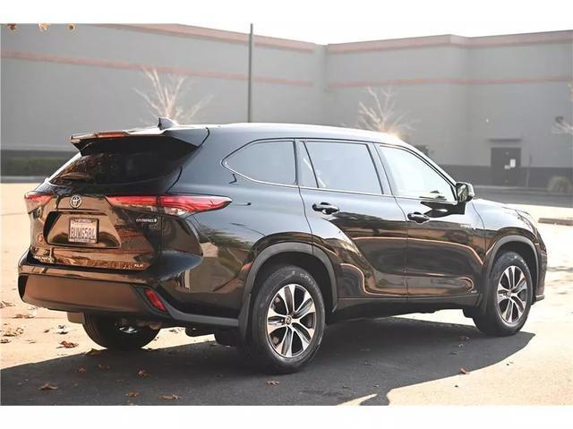 used 2021 Toyota Highlander Hybrid car, priced at $34,979