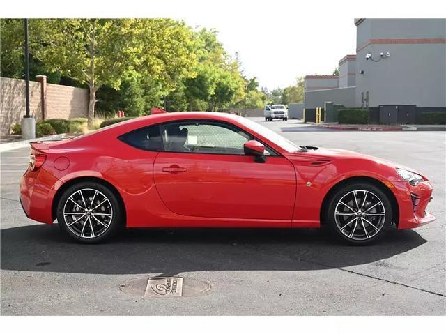 used 2018 Toyota 86 car, priced at $25,888