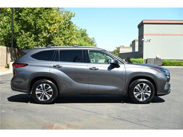 used 2021 Toyota Highlander Hybrid car, priced at $29,661