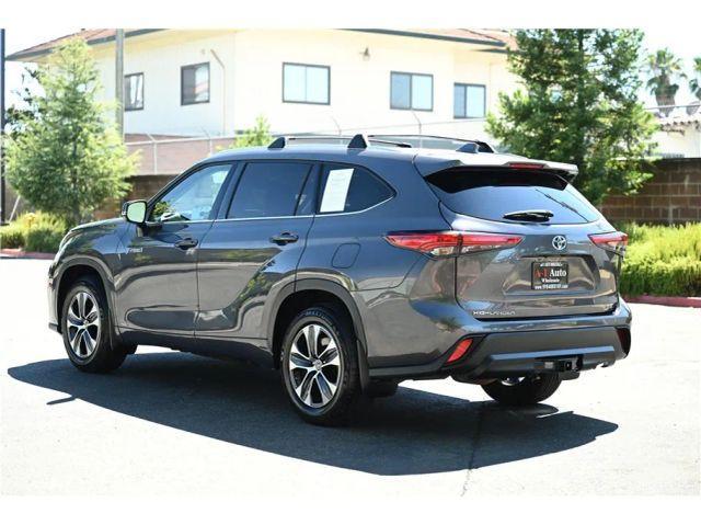 used 2021 Toyota Highlander Hybrid car, priced at $29,661