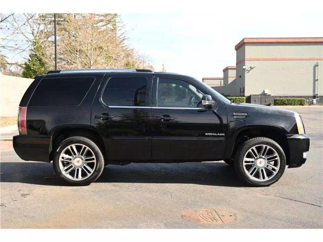 used 2013 Cadillac Escalade car, priced at $10,989