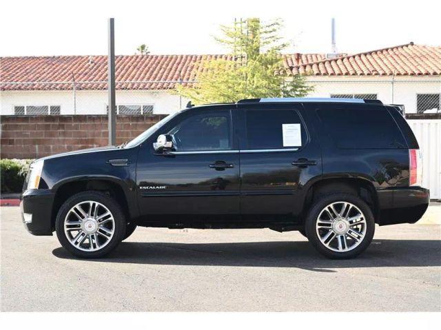 used 2013 Cadillac Escalade car, priced at $10,989