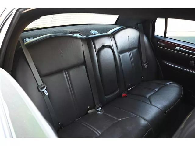 used 2008 Lincoln Town Car car, priced at $11,989