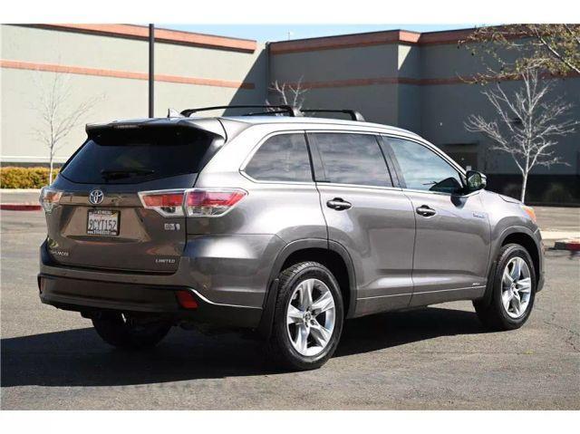 used 2016 Toyota Highlander Hybrid car, priced at $22,992