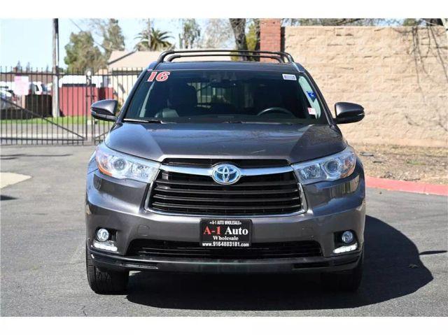 used 2016 Toyota Highlander Hybrid car, priced at $22,992