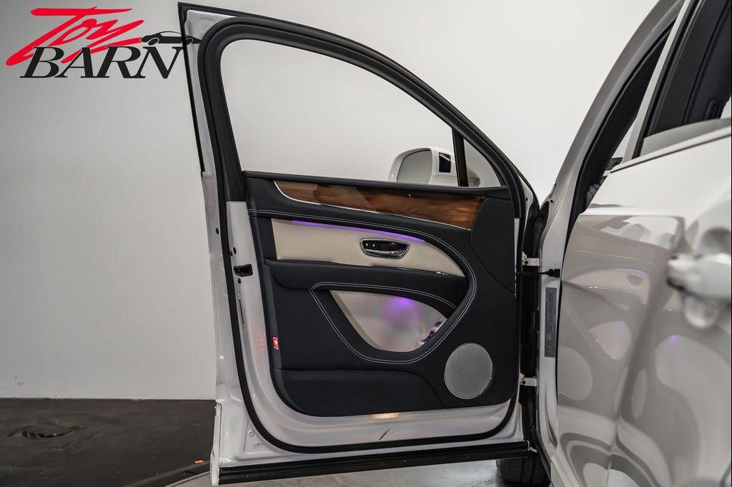 used 2021 Bentley Bentayga car, priced at $122,900