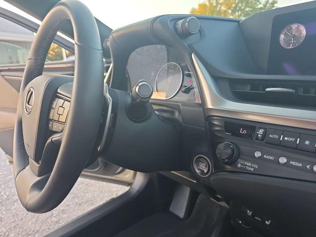 used 2019 Lexus ES 350 car, priced at $31,998