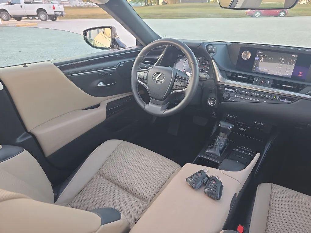 used 2019 Lexus ES 350 car, priced at $31,998