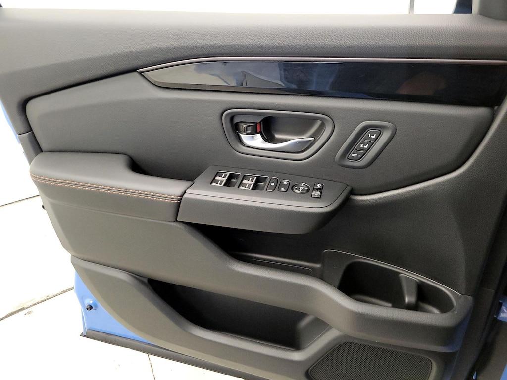 used 2025 Honda Pilot car, priced at $45,998