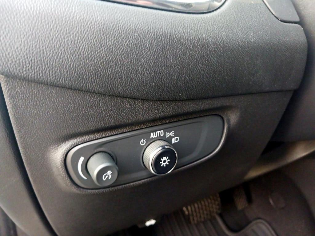 used 2022 Chevrolet Equinox car, priced at $22,998