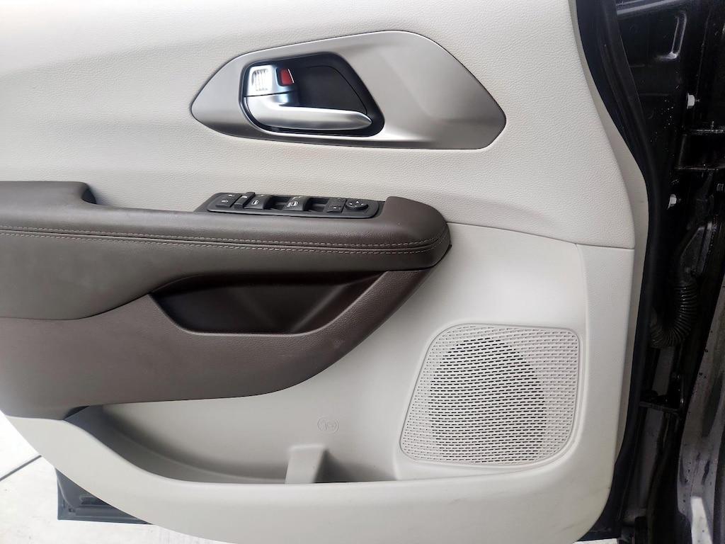 used 2017 Chrysler Pacifica car, priced at $18,998