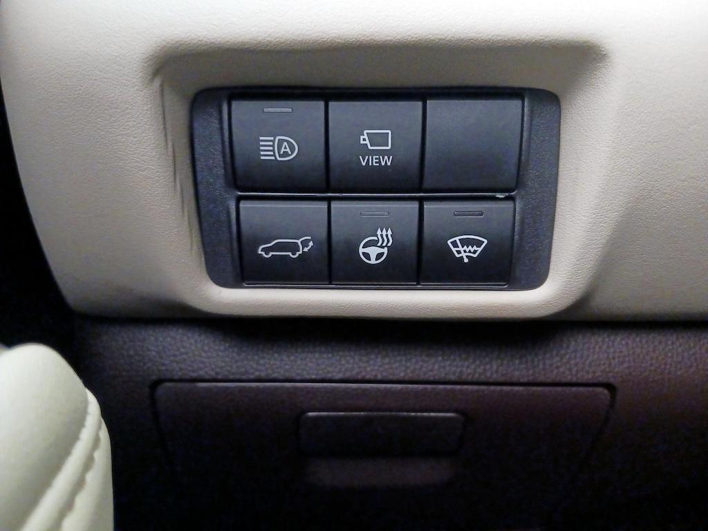 used 2022 Toyota Highlander car, priced at $36,998