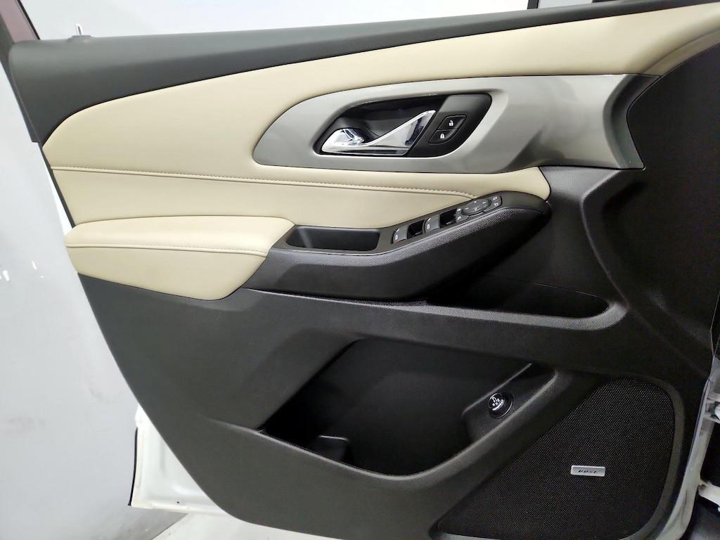 used 2023 Chevrolet Traverse car, priced at $33,998