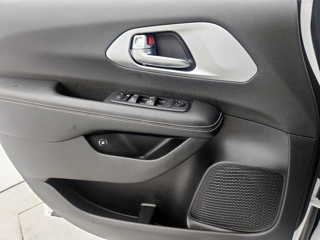 used 2020 Chrysler Pacifica Hybrid car, priced at $32,998