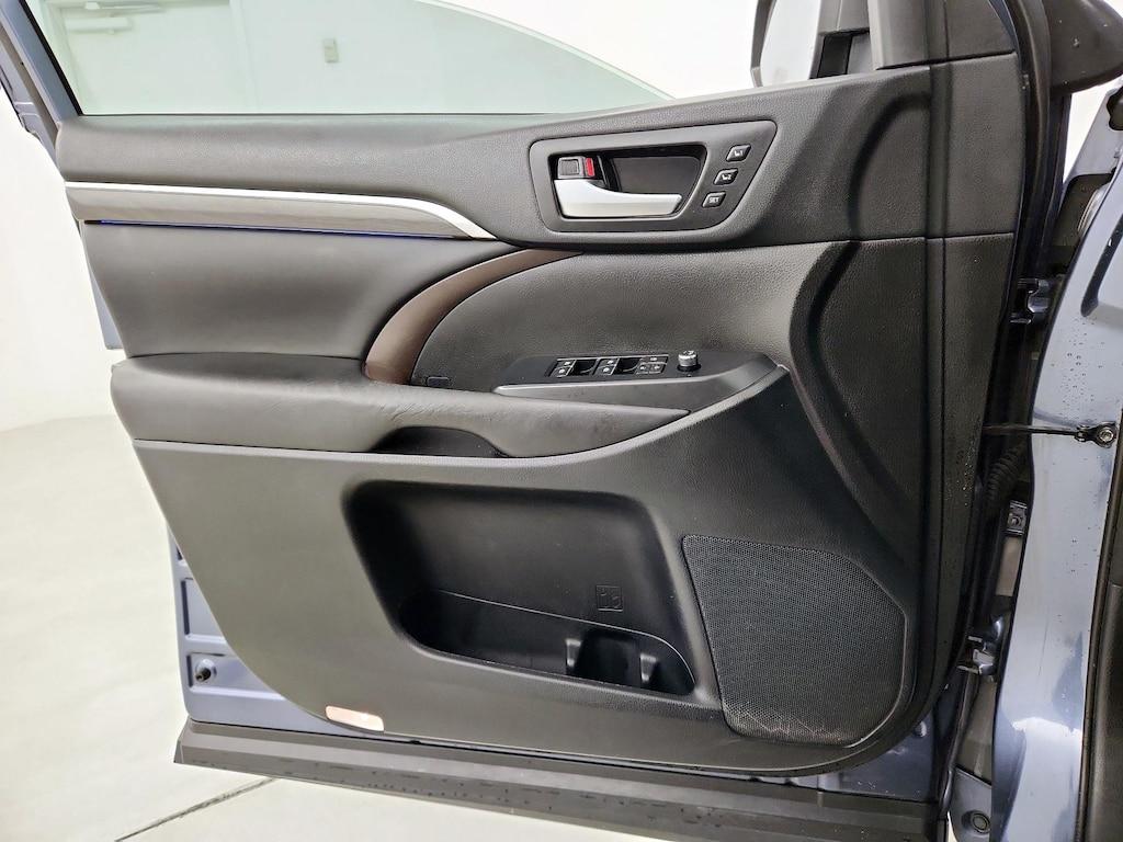 used 2018 Toyota Highlander car, priced at $22,998