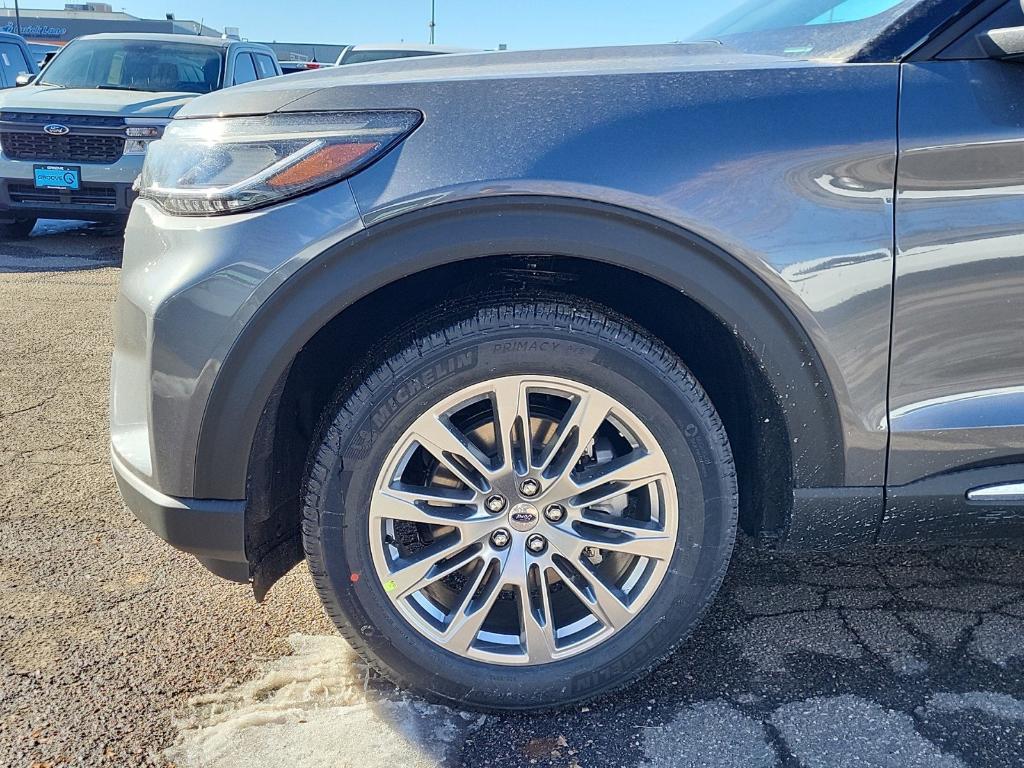 new 2025 Ford Explorer car, priced at $48,999