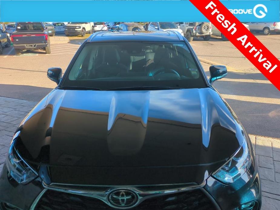 used 2022 Toyota Highlander car, priced at $44,590