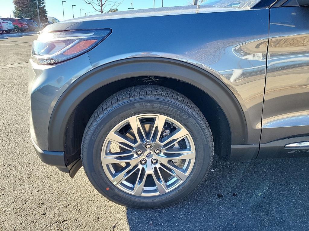 new 2025 Ford Explorer car, priced at $47,304