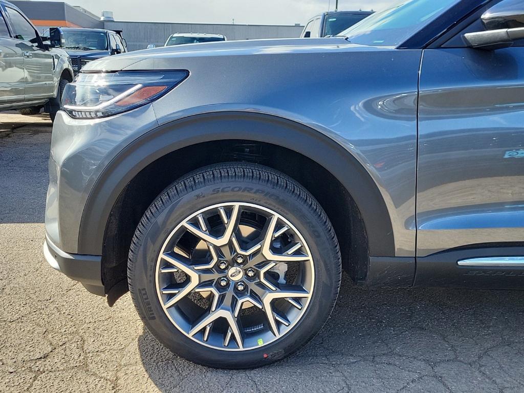 new 2025 Ford Explorer car, priced at $61,259